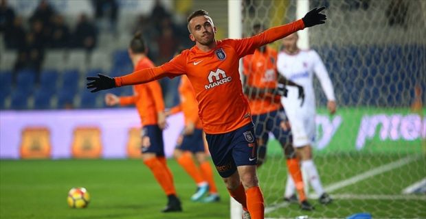 Medipol Başakşehir'in Bosna Hersekli oyuncusu Edin Visca, Trabzonspor maçında forma