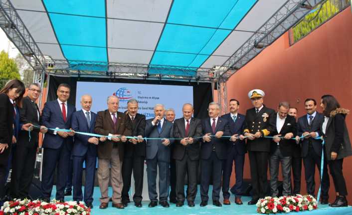 Ulaştırma ve Altyapı Bakanı Mehmet Cahit Turhan, İzmir Gemi Trafik