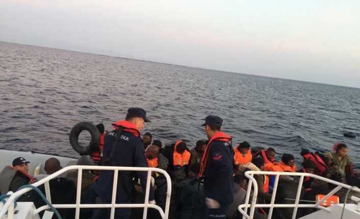 Sahil Güvenlik Komutanlığı ekipleri, Ege Denizi’ndeki Yumurta Adasında mahsur kalan