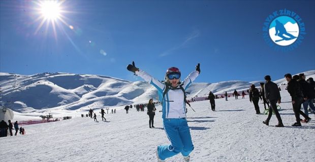 UNESCO Dünya Mirası Listesi'nde yer alan Pamukkale'yi bünyesinde barındıran Denizli,