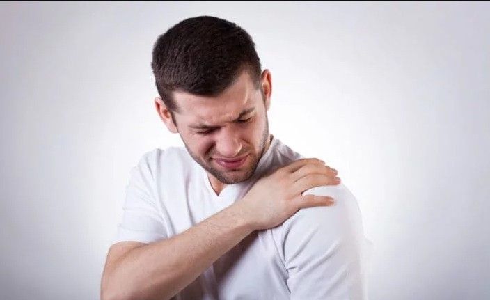 Ortopedi ve Travmatoloji Uzmanı Opr. Dr. İ. Hilmi Elmacıoğlu, eklem