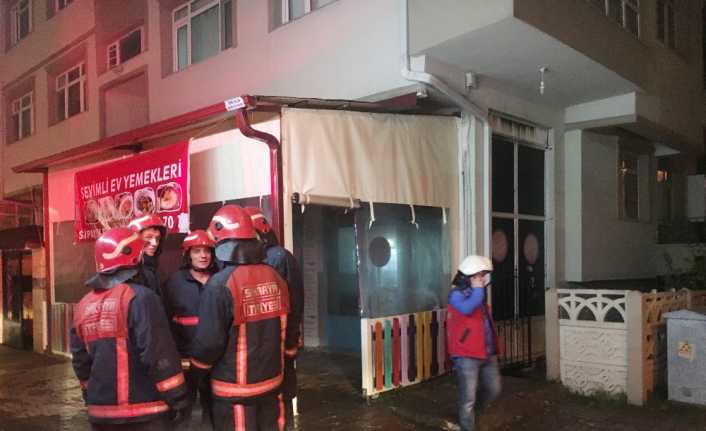 Sakarya’nın Adapazarı ilçesinde ev yemekleri satan bir işletme çıkan yangında