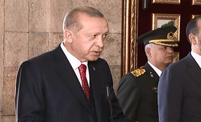 Cumhurbaşkanı Erdoğan, Anıtkabir Özel Defterine, bugün dünyanın en prestijli projelerinden