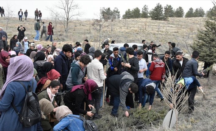 Fırat Üniversitesinde eğitim gören öğrenciler, TSK'nin Suriye'nin Afrin bölgesinde yürüttüğü
