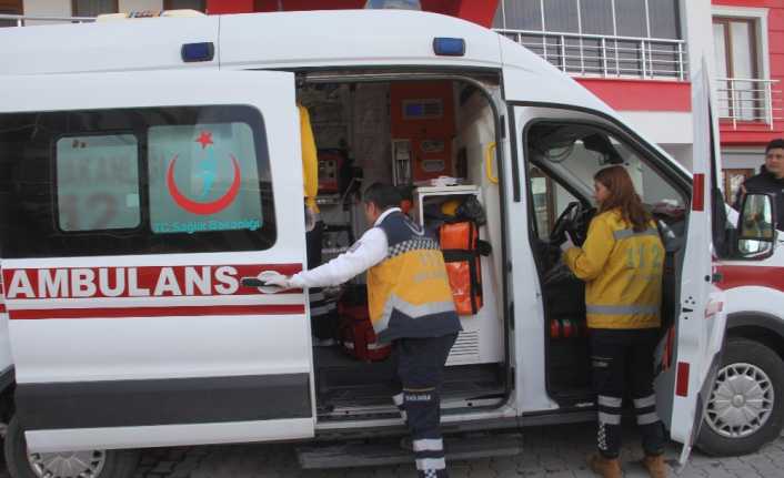 Elazığ’da bir kişi, eski eşini öldürdü, 2 kızını da yaraladı.