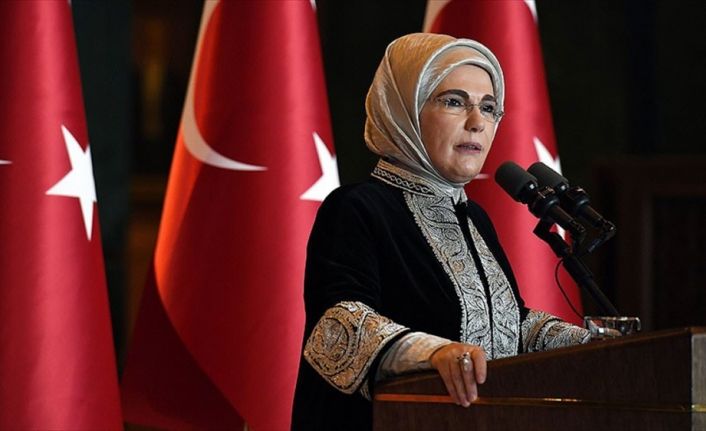 Emine Erdoğan, kadınlara seslenerek, "Ben merkezli' anlayıştan, 'insan merkezli' anlayışa