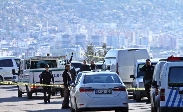 Antalya İl Emniyet Müdür Yardımcısı Ali Karaaslan, otomobilinde ölü bulundu.