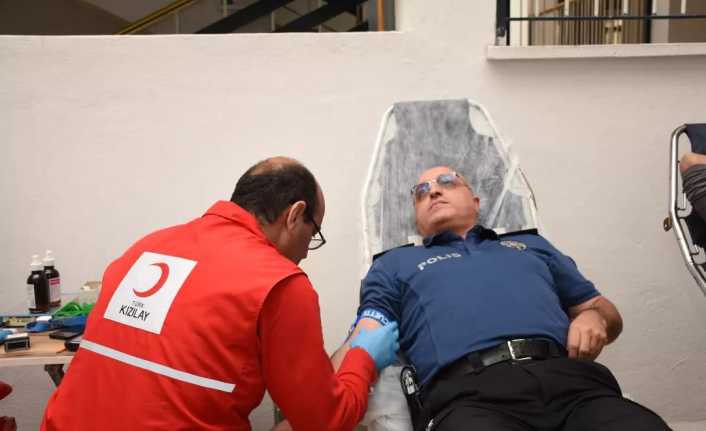 Kan bağışı kampanyasına, İl Emniyet Müdürlüğü personeli de katıldı
