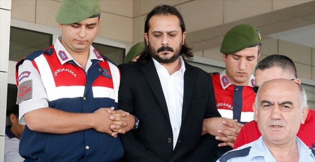 İzmir-Aydın Otoyolu'nda önünde seyreden otomobile çarparak birden fazla kişinin ölümüne