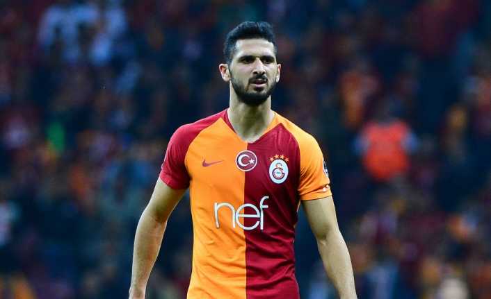 Galatasaray’ın milli futbolcusu Emre Akbaba ameliyat oldu. Ameliyatın başarılı geçtiği