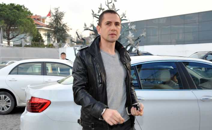 Eski Milli Futbolcu Emre Aşık’ın anlaşmalı açtığı boşanma davası, eşi