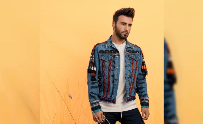 Ünlü şarkıcı Emre Kaya, hayranlarına seni seve seve şarkısına yoğun