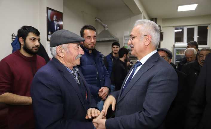 Erzincan Belediye Başkanı Cemalettin Başsoy Geçit Beldesi’nde ziyaretlerde bulundu ve