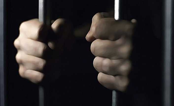 Endonezya’da meydana gelen deprem ve tsunaminin ardından 3 cezaevinin duvarlarının