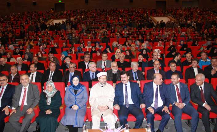 Diyanet İşleri Başkanı Prof. Dr. Ali Erbaş, " Gençlere çok