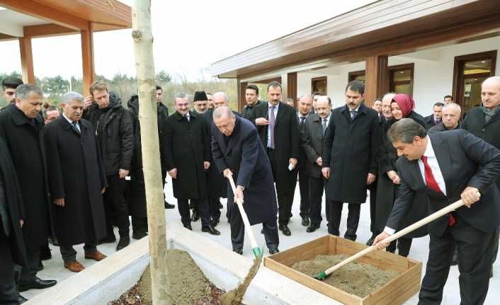 Cumhurbaşkanı Recep Tayyip Erdoğan, Esenler’de yapımı tamamlanan 15 Temmuz Millet