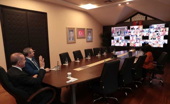 Cumhurbaşkanı Recep Tayyip Erdoğan, İstanbul AK Parti ilçe başkanları ile