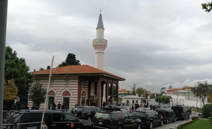 Cumhurbaşkanı Recep Tayyip Erdoğan, cuma namazını Çengelköy’deki Kerem Aydınlar Camii’nde
