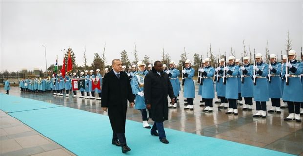 Cumhurbaşkanı Erdoğan, resmi ziyaret için Türkiye'de bulunan Gambiya Cumhurbaşkanı Barrow’u
