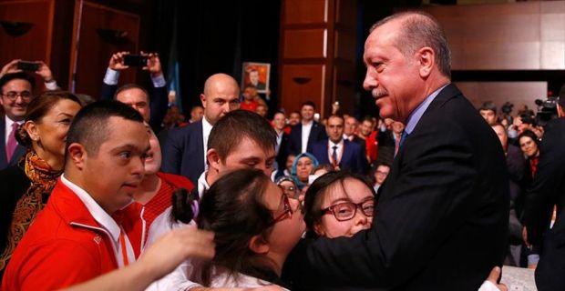 Türkiye'de ilk kez oluşturulan Down Sendromlular Futsal Milli Takımı'nın oyuncuları,
