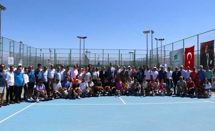 Ergan Cup Ulusal Tenis Turnuvası ödül töreni ile sona erdi.