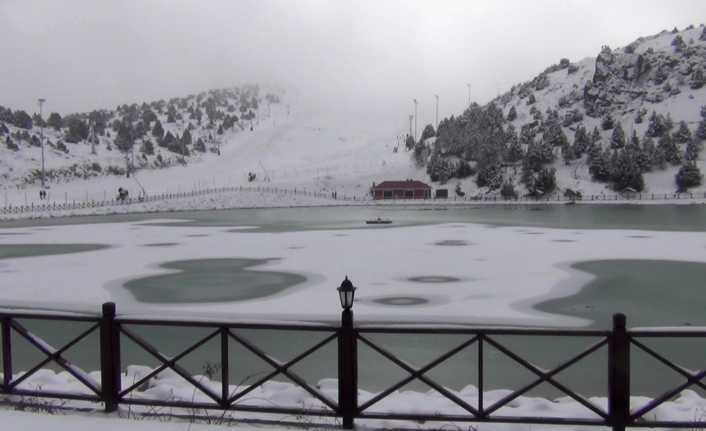 
Erzincan’da hava sıcaklıklarının gece eksi 5 derecelere düşmesi dolayısıyla Ergan