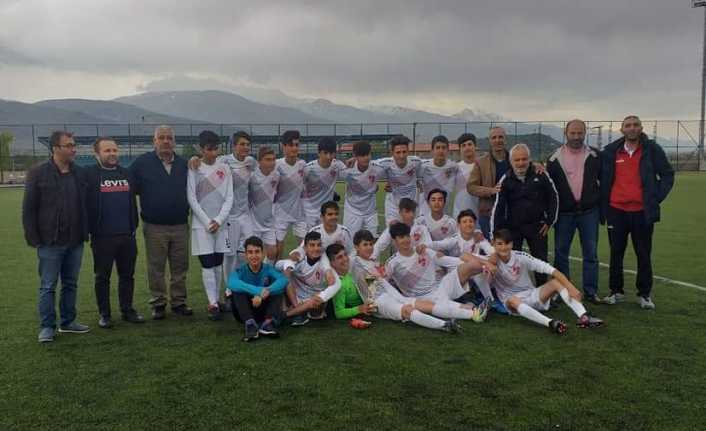 Altyapı futbolcularına verdiği önemle Erzincan'ın gençlerine yatırım yapan Erz Enerji