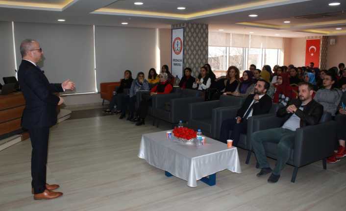 Erzincan Barosu ev sahipliğinde gerçekleştirilen ‘‘Ceza Muhakemesinde Müdafilik ve Vekillik’’