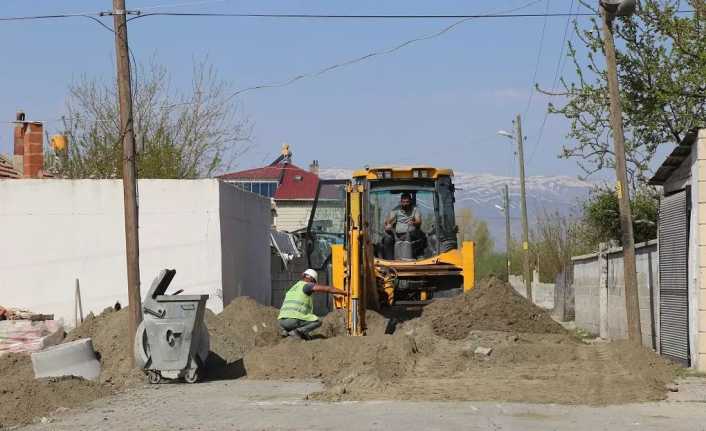 Erzincan Belediyesi kanalizasyon alt yapısı bulunmayan mahallelerde kanalizasyon hattı için