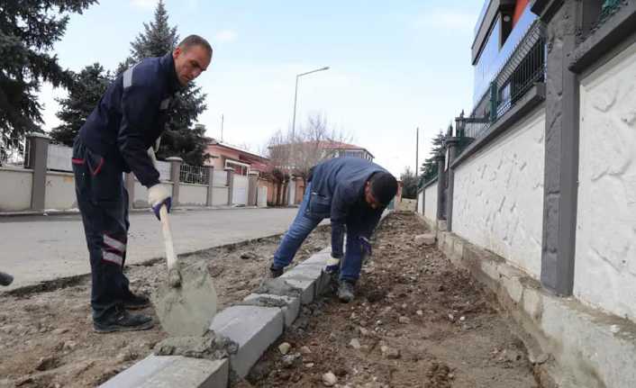 Erzincan Belediyesi bakım onarım çalışmalarına devam ediyor.