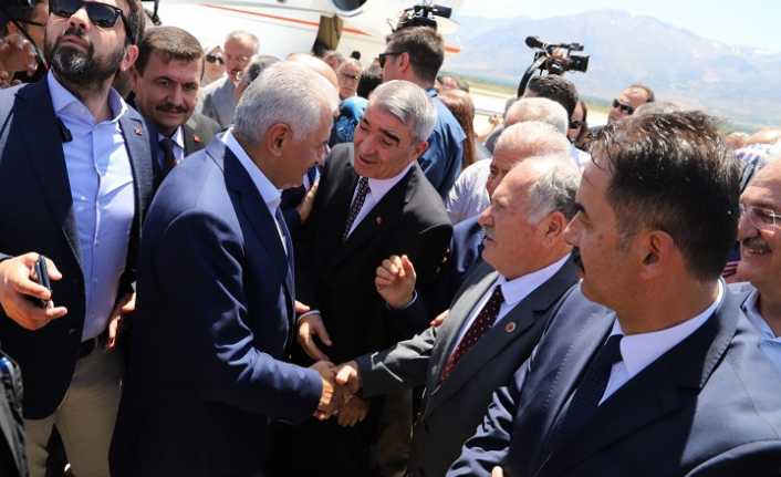 TBMM eski Başkanı ve AK Parti İzmir Milletvekili Binali Yıldırım,