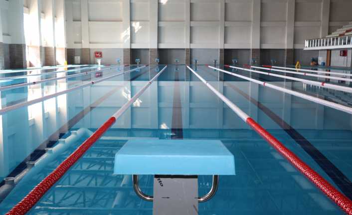 Erzincan Olimpik Yüzme Havuzu 10 kulvar 1000 seyirci kapasitesi ve