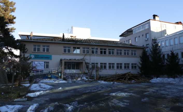 Atatürk Mahallesi Nermi Tombul Caddesi üzerinde bulunan arsada (Bilim Sanat