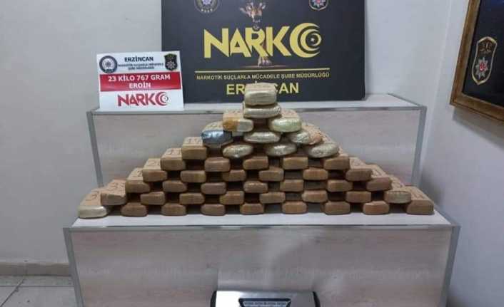 Erzincan'da 23 kilo 767 gram eroin ele geçirildi. 3 kişi