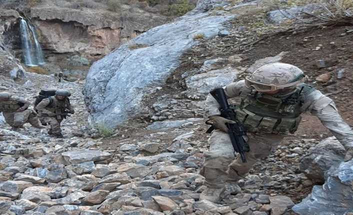Tunceli'deki Ahpanos Vadisi bölgesinde, terörden arananlar listesinde kırmızı kategoride yer