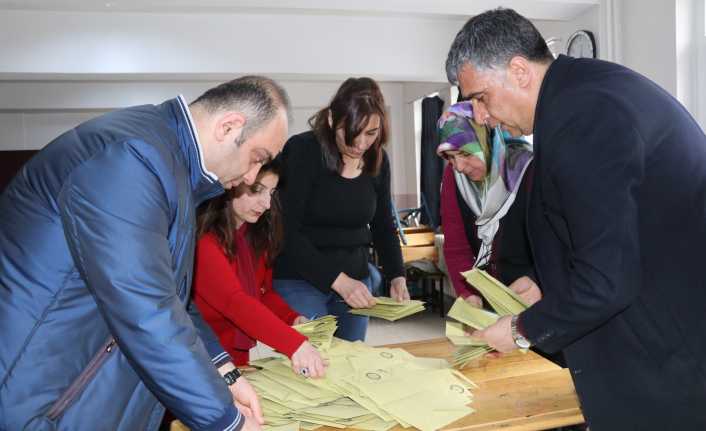 Mahalli İdareler Genel Seçimlerinde, Erzincan’da oy verme işlemi sona erdi.