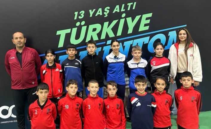Erzincanlı badmintoncular Bursa’da düzenlenen 13 yaş altı Türkiye Şampiyonasında iki