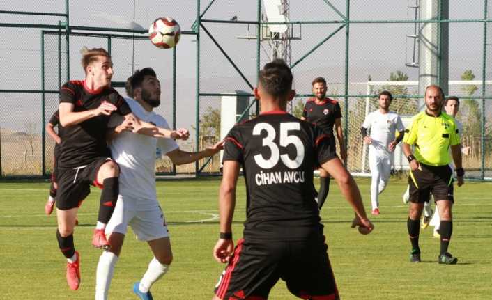 TFF 3.  Lig’de mücadele eden Anagold 24 Erzincanspor son