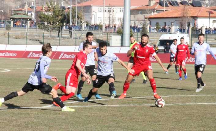 Beşiktaş baştan sona rotasyon yaptığı ve genç oyuncularla ilk 11'de