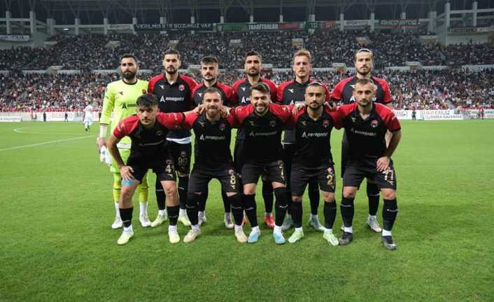 24 Erzincanspor sahadan 1-0'lık zafer ile ayrıldı.