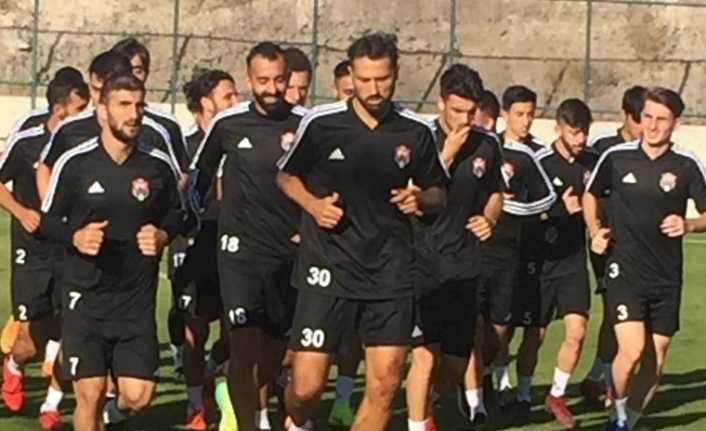 Erzincanspor görücüye çıkıyor Anagold 24 Erzincanspor Erzurum'da gerçekleştirdiği 2. etap kampında ilk hazırlık