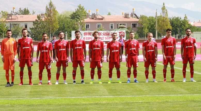 Ziraat Türkiye Kupası 2. tur maçında Erzincanspor-Muş Menderesspor'u 3-1 mağlup