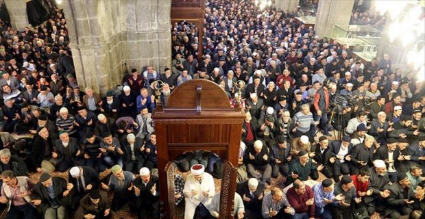 Erzurum'da yaklaşık 500 yıldır sürdürülen "1001 Hatim" geleneği kapsamında okunan