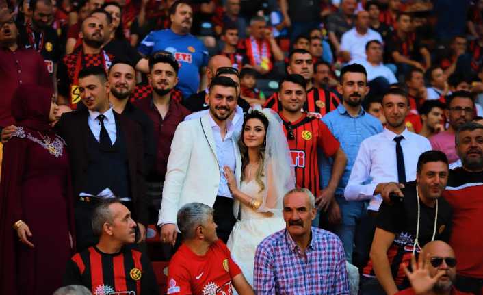 Eskişehirspor’un Gazişehir Gaziantep FK’yı konuk ettiği TFF 1. Lig 6.