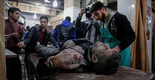 Esed rejiminin Şam'da ablukada tuttuğu Doğu Guta'ya, sabah saatlerinden itibaren