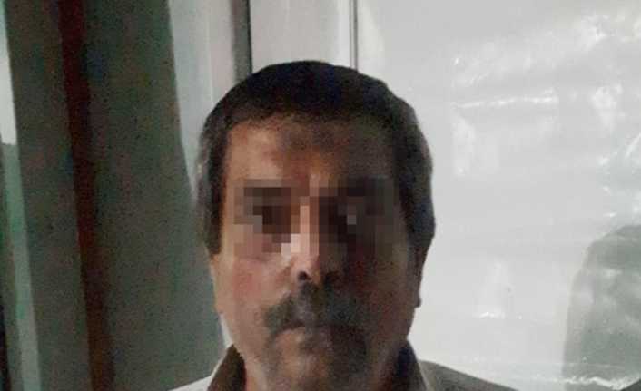 Adana’da bir kişi, kendisini aldattığı iddiasıyla tartıştığı eşini boğazından bıçakladı.