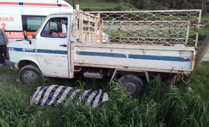Manisa’nın Kula ilçesinde bir kadın, eşinin kullandığı kamyonetin altında kalarak