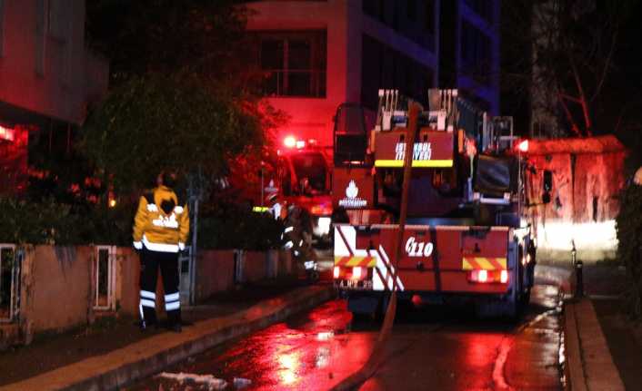 Eski Konya İl Emniyet Müdürü Cemalettin Ertem’in eşi ve kızı