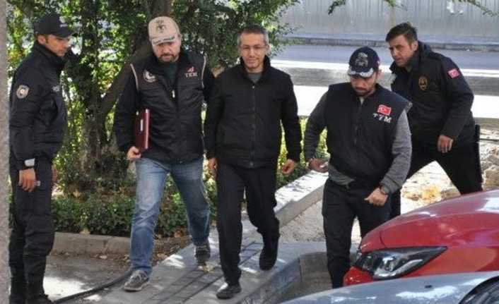 Eski savcı Ferhat Sarıkaya çıkarıldığı nöbetçi mahkemece tutuklandı. 