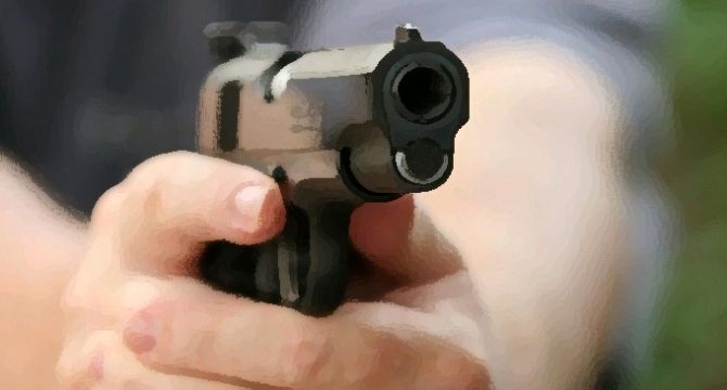 Eskişehir Osmangazi Üniversitesi (ESOGÜ) Eğitim Fakültesi’nde silahlı bir saldırı olduğu,